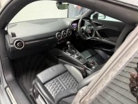 AUDI TT RS